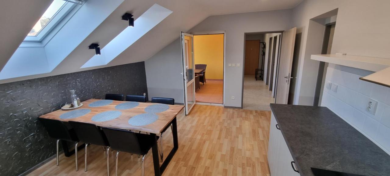 Appartamento Apartmán Viktorie Mikulov Esterno foto